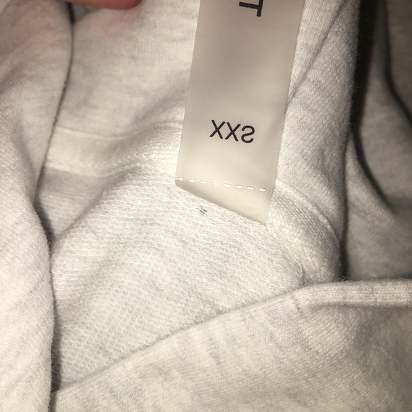 The Constant Ola cropped Hoodie - Picture 15 of 15